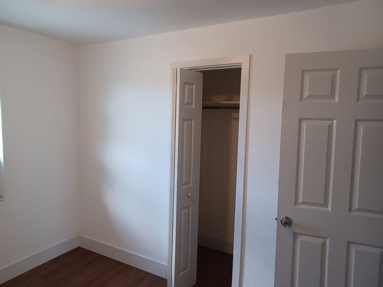 Building Photo - $500 OFF FIRST MONTHS RENT, COMING SOON REMODELED 3 Bedroom /1 Bathroom LARGE FENCED YARD