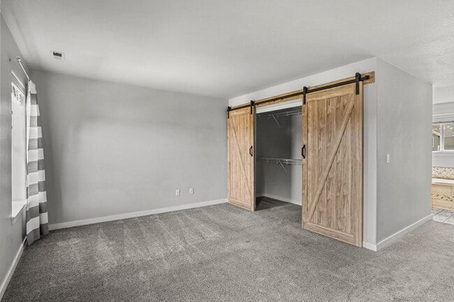 Building Photo - Exquisite 4 Bed, 2.5 Bath Redmond Retreat: Endless Backyard Amenities, Farmhouse Upgrades, and Tr...