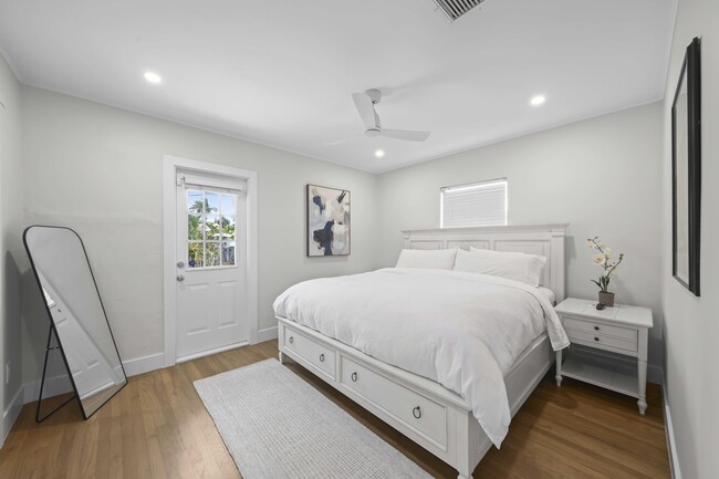 Building Photo - 1714 N Palmway
