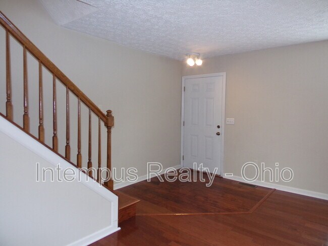 Building Photo - 7839 Meadowhaven Blvd