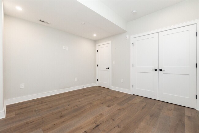 Building Photo - 12 Reedsdale St