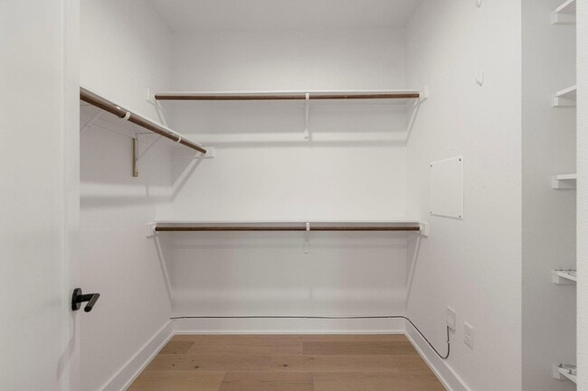 Building Photo - 1405 Perez St