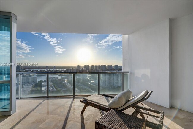 Building Photo - 17121 Collins Ave
