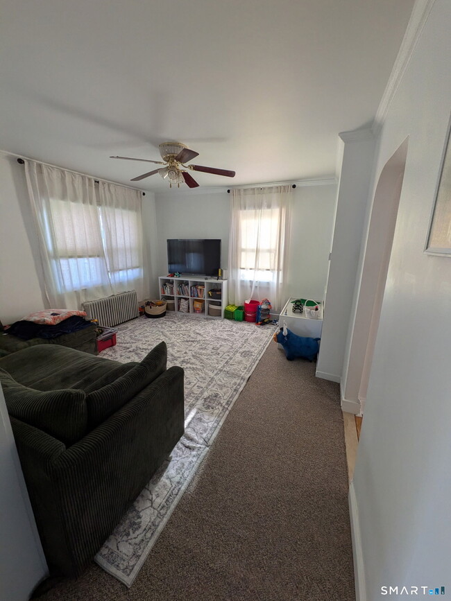 Building Photo - 204 Ross Rd