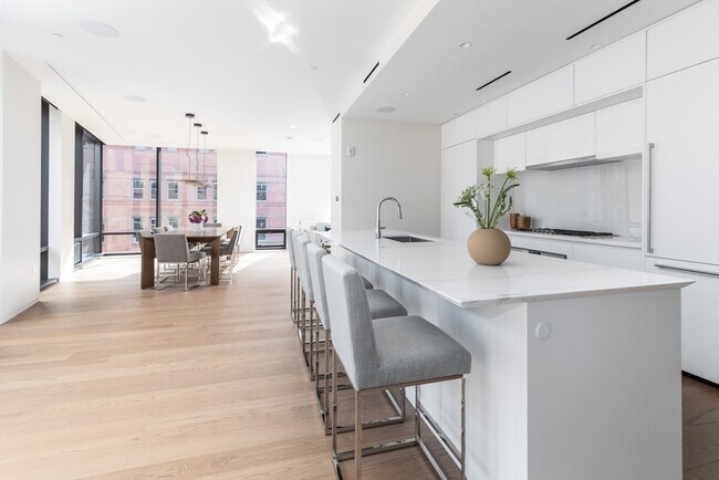 Building Photo - 10 Farnsworth St