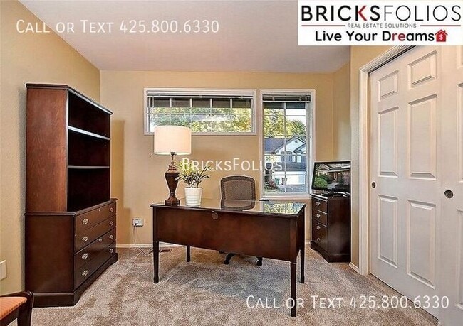 Building Photo - Luxurious 5-bedroom home in Sammamish with...