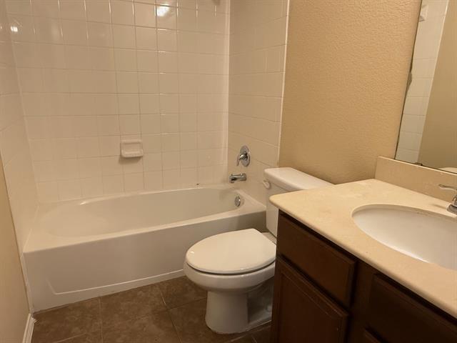 Building Photo - 1206 Rainer Dr