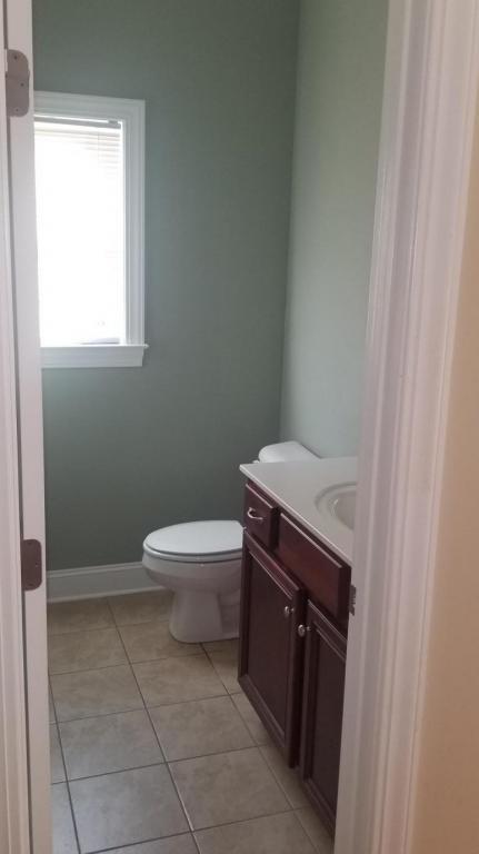 Building Photo - 405 S Pointe Dr