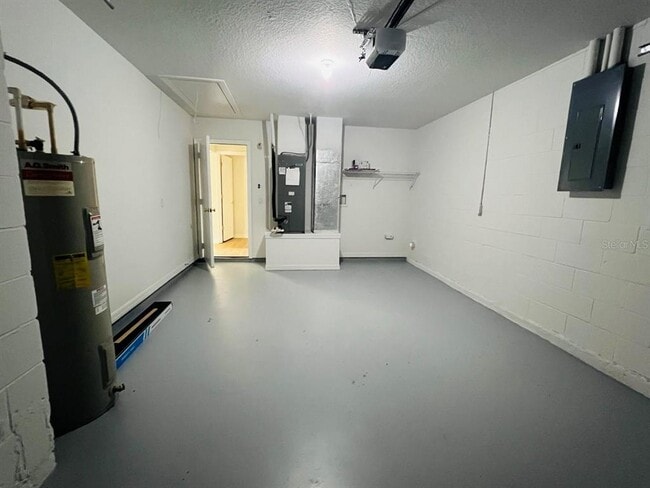 Building Photo - 15 Bunker Knolls Ln