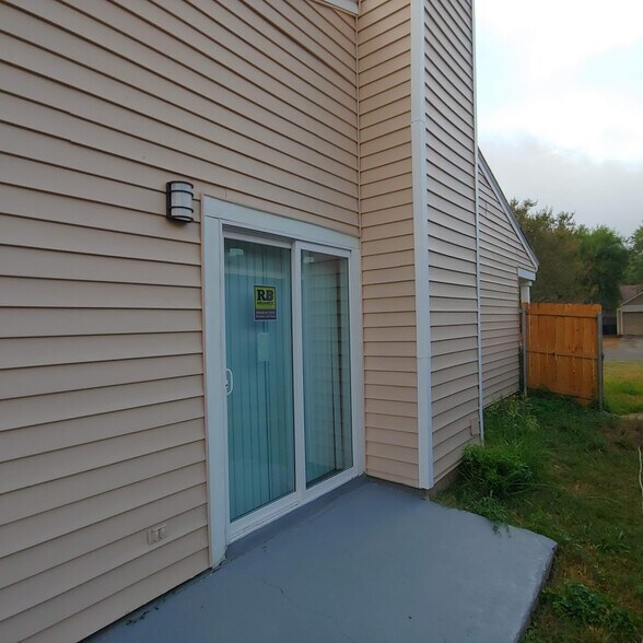 Building Photo - 4025 Colonial Sun Dr