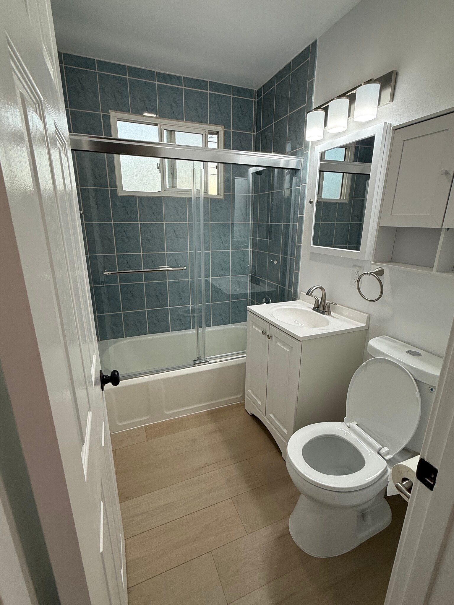 Bathroom - 6522 W 86th Pl