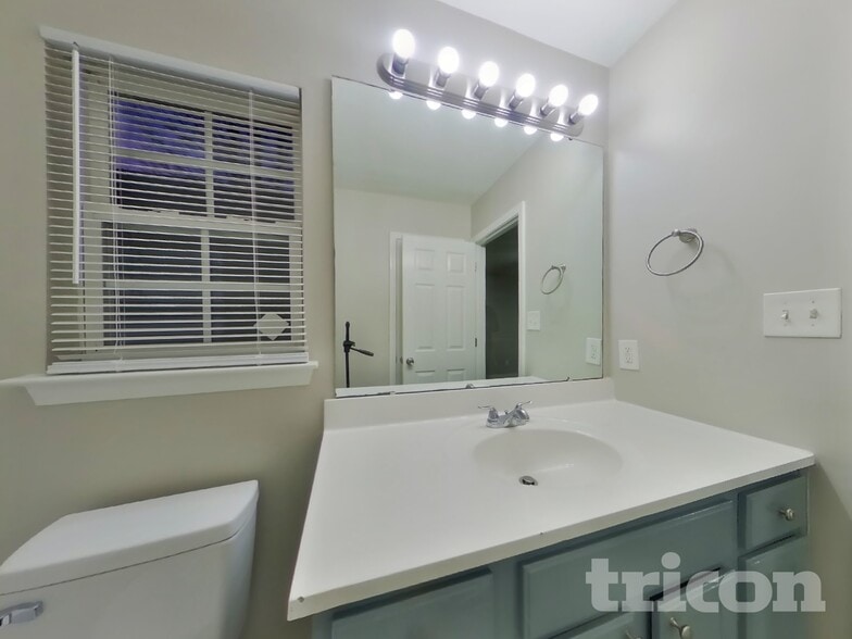 Building Photo - 107 Tanyard Ln