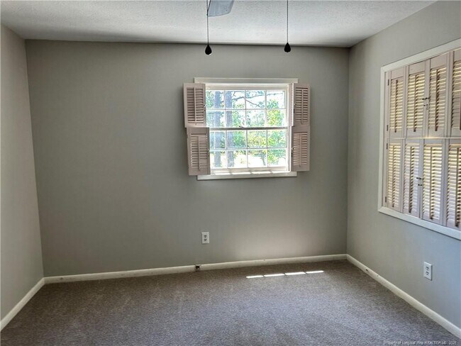 Building Photo - 117 McFadyen Dr