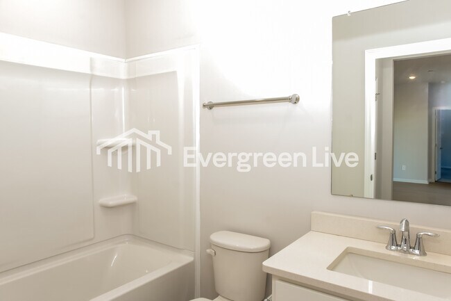 Building Photo - 113 Ashby Pond Dr