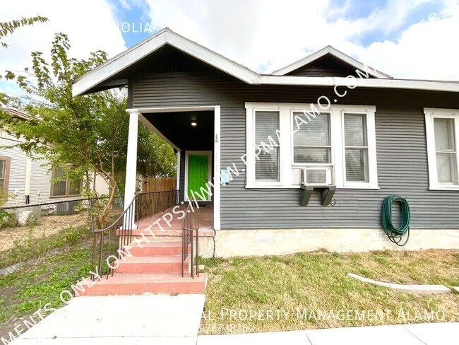 Building Photo - 1411 W. Magnolia-