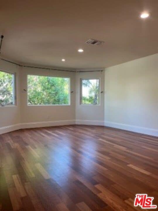 Building Photo - 8302 S Sepulveda Blvd