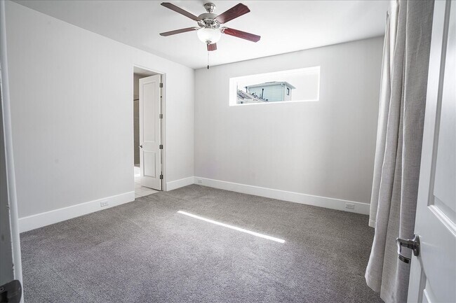 Building Photo - 5648 Larkin St
