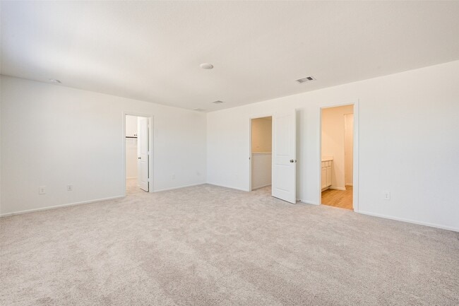 Building Photo - 17827 Pemswood Dr