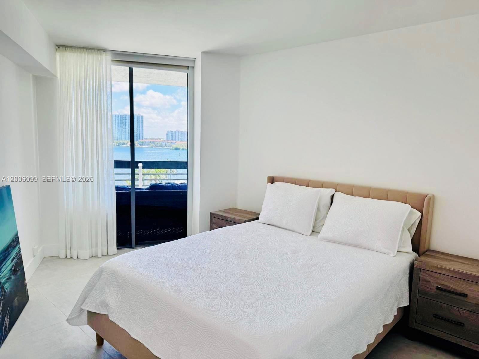 Building Photo - 19101 NE 36th Ct