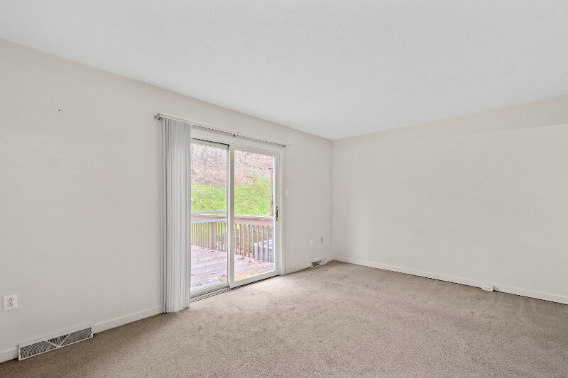 Building Photo - 159 Londonderry Dr