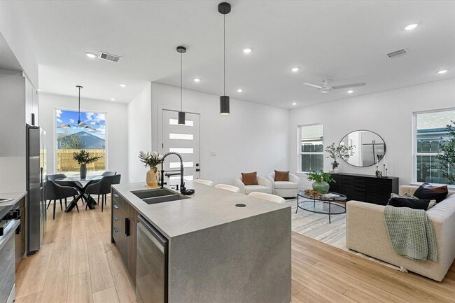 Building Photo - 8320 Williamsdell St