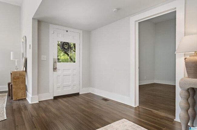 Building Photo - 4014 5th Ave S