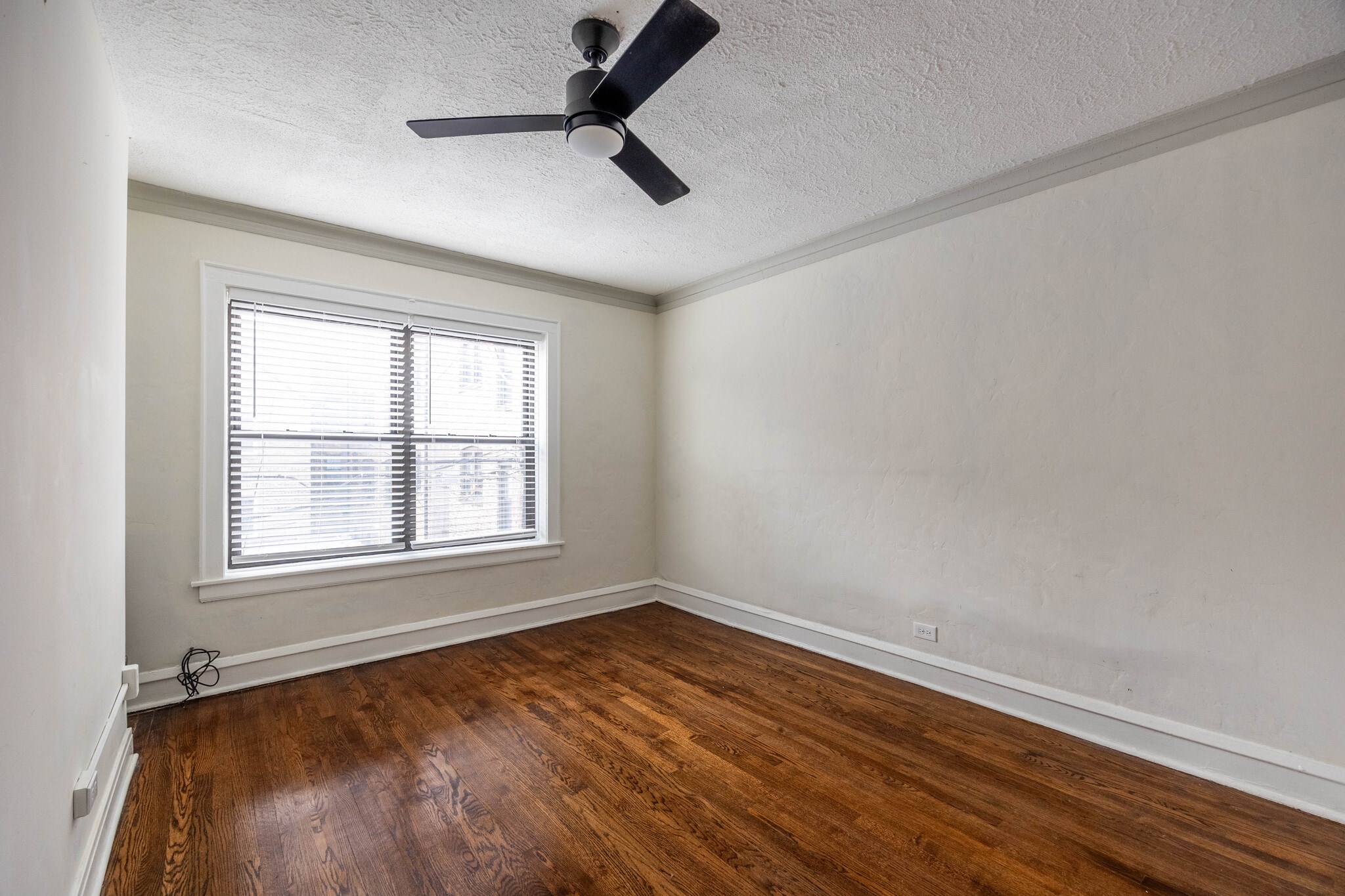 Building Photo - 5505 N Lincoln Ave