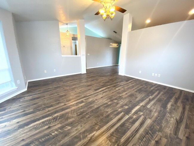 Building Photo - 1414 Pheasant Way