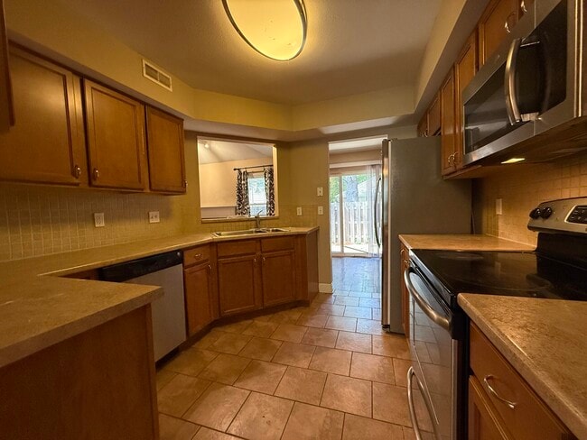 Building Photo - 405 S Village Cir