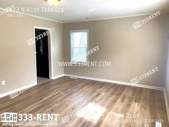 Building Photo - Renovated three bed one bath home with big...