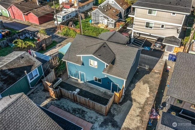 Building Photo - 640 N Anderson St
