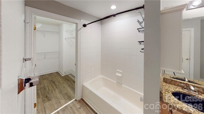 Building Photo - 718 W Trade St