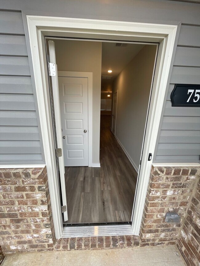 Building Photo - Home for Rent in Oak Grove, AL!! Available to View Now!!!