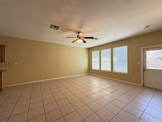 Building Photo - 211 Riata