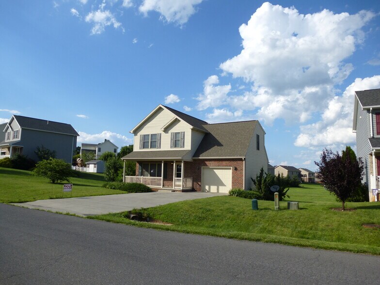 Building Photo - 14760 Justice Xing