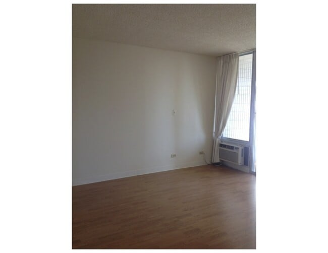 Building Photo - One Bedroom condo. Excellent Location (utilities Included)