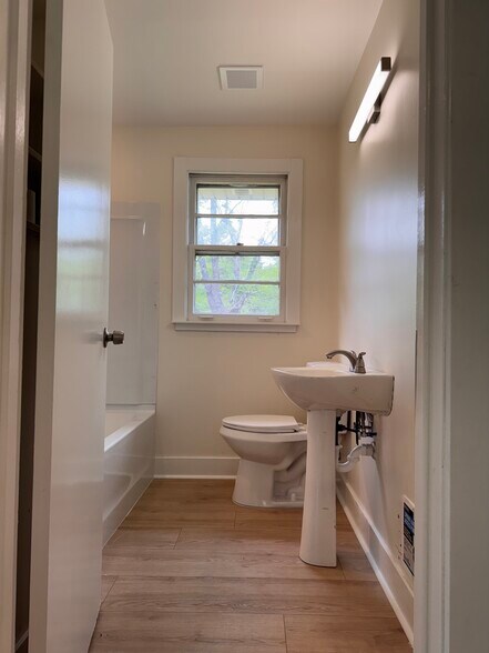 Building Photo - 4362 Cato Rd