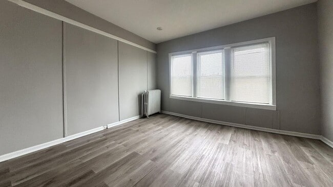 Building Photo - 705 Edgemore Rd