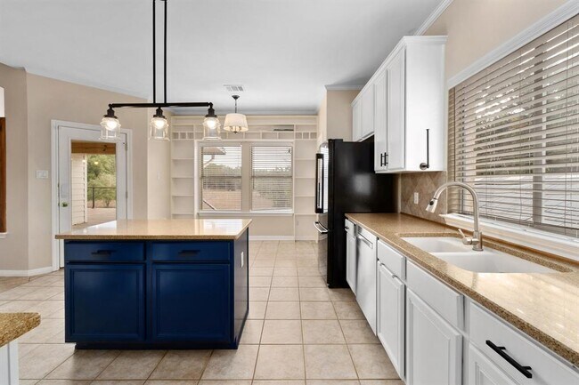 Building Photo - 1021 Westland Ridge Rd