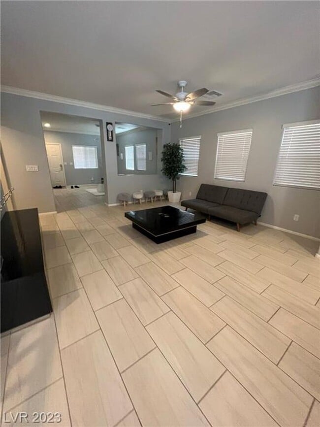 Building Photo - BEAUTIFUL HOME IMMACULATE AND READY TO MOVE-IN
