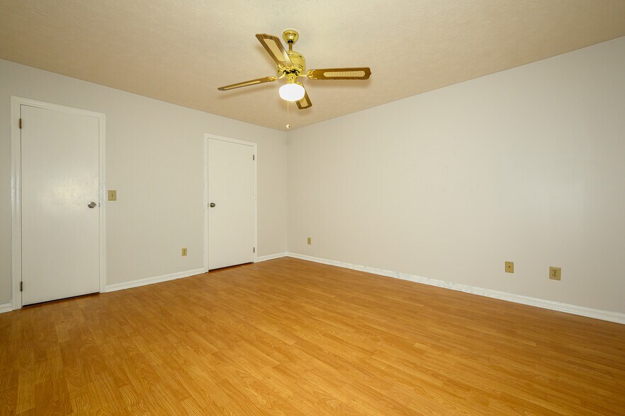 Building Photo - 2655 Merry Rd