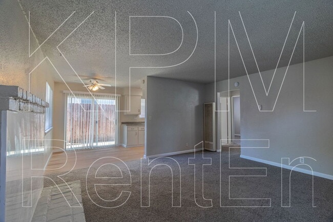 Building Photo - 206 Goya Dr