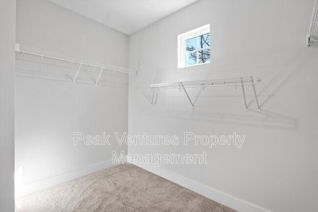 Building Photo - 117 Norbert Ln