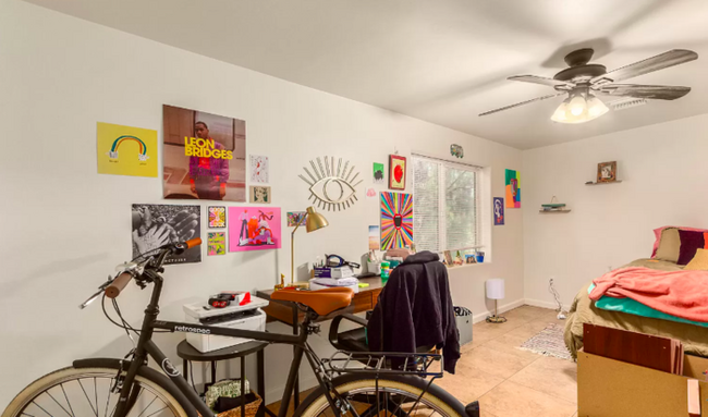 Building Photo - FULLY REMODELED HOME WITHIN A SHORT DISTAN...