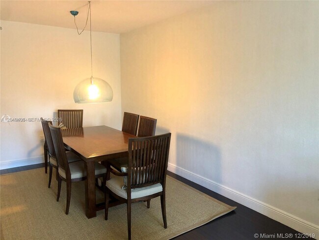 Building Photo - 10275 Collins Ave