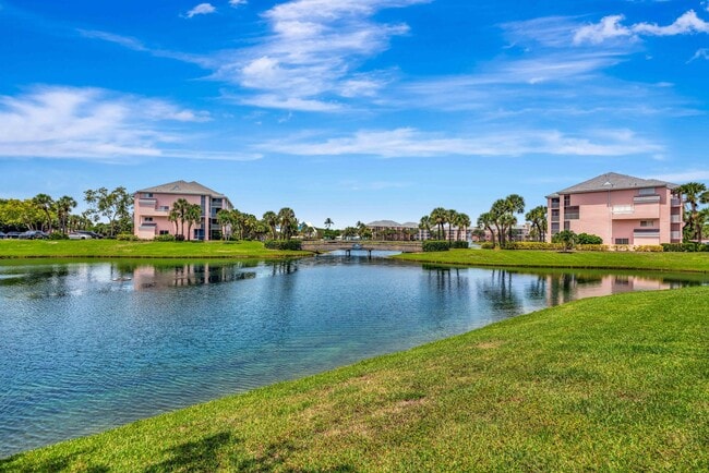 Building Photo - 353 S US Hwy 1