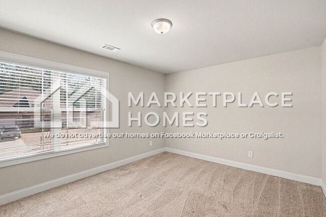 Building Photo - 845 Crescent Ln