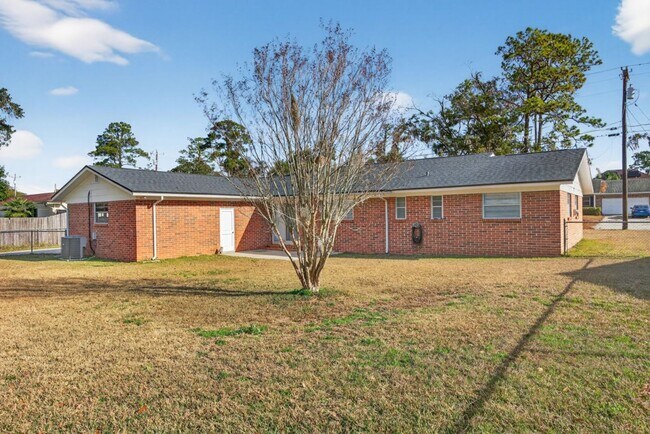Building Photo - Home For Rent In Orange Park