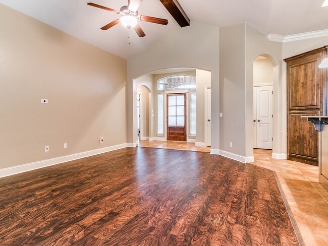 Building Photo - 4 Bedrooms/3Car/Edmond Schools -  Community Pool- Storm Shelter