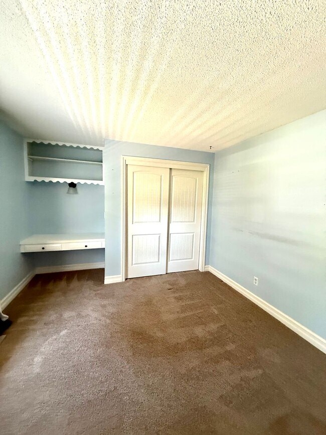 Building Photo - Live Comfortably in Federal Way – 4-Bedroo...